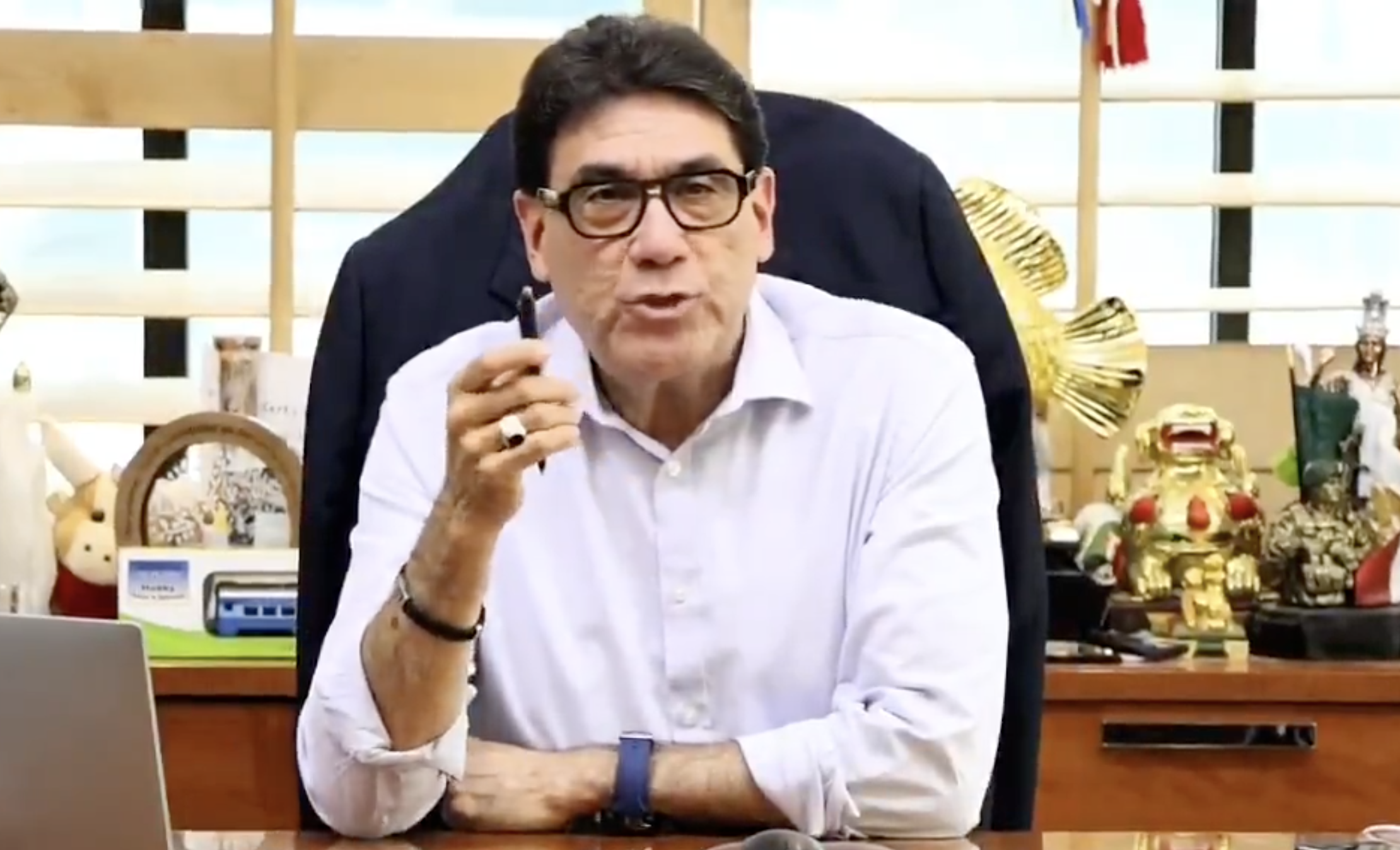 Al presidente municipal de Nogales, Juan Francisco Gim, perdió su visa.